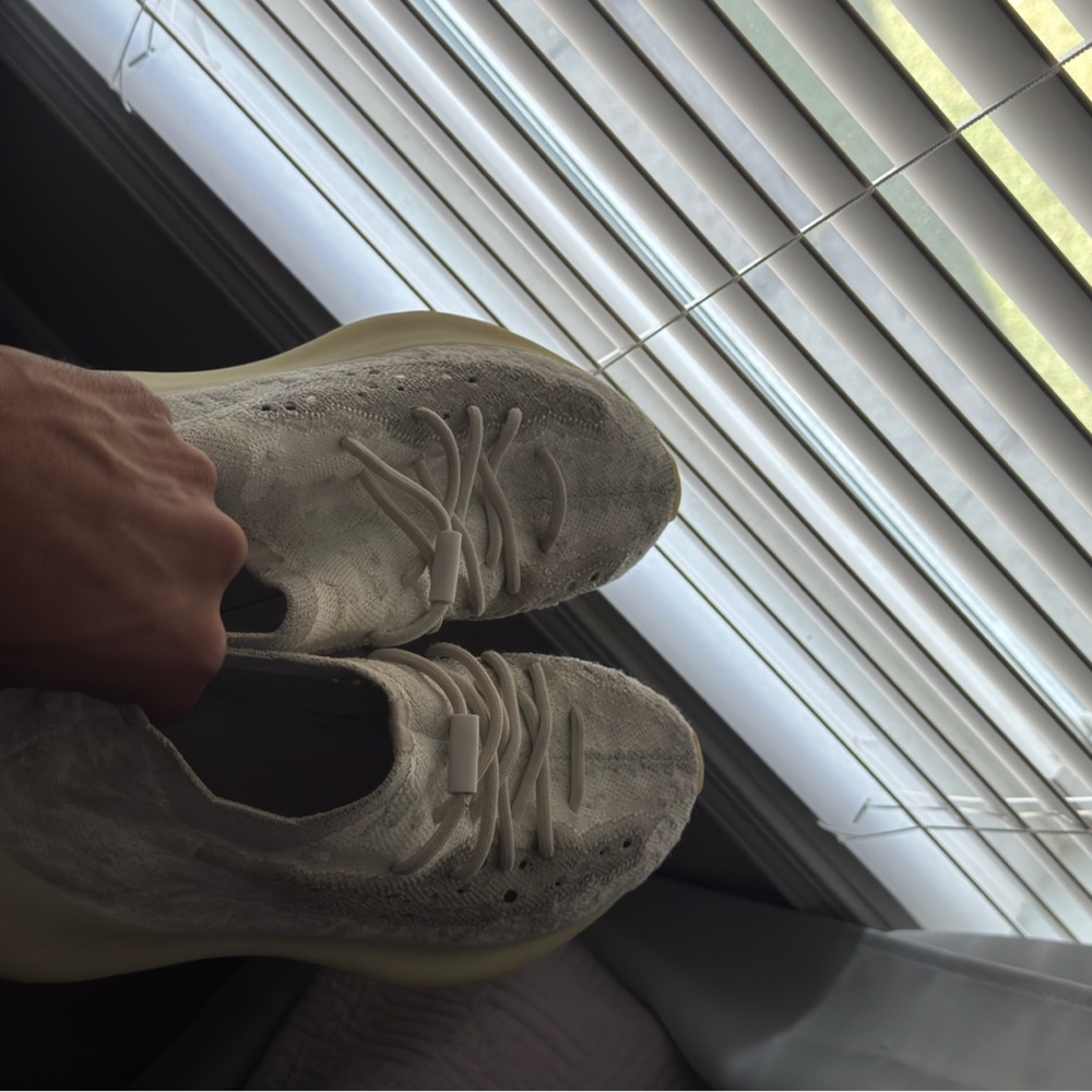 Yeezy Cream Athletic Shoes